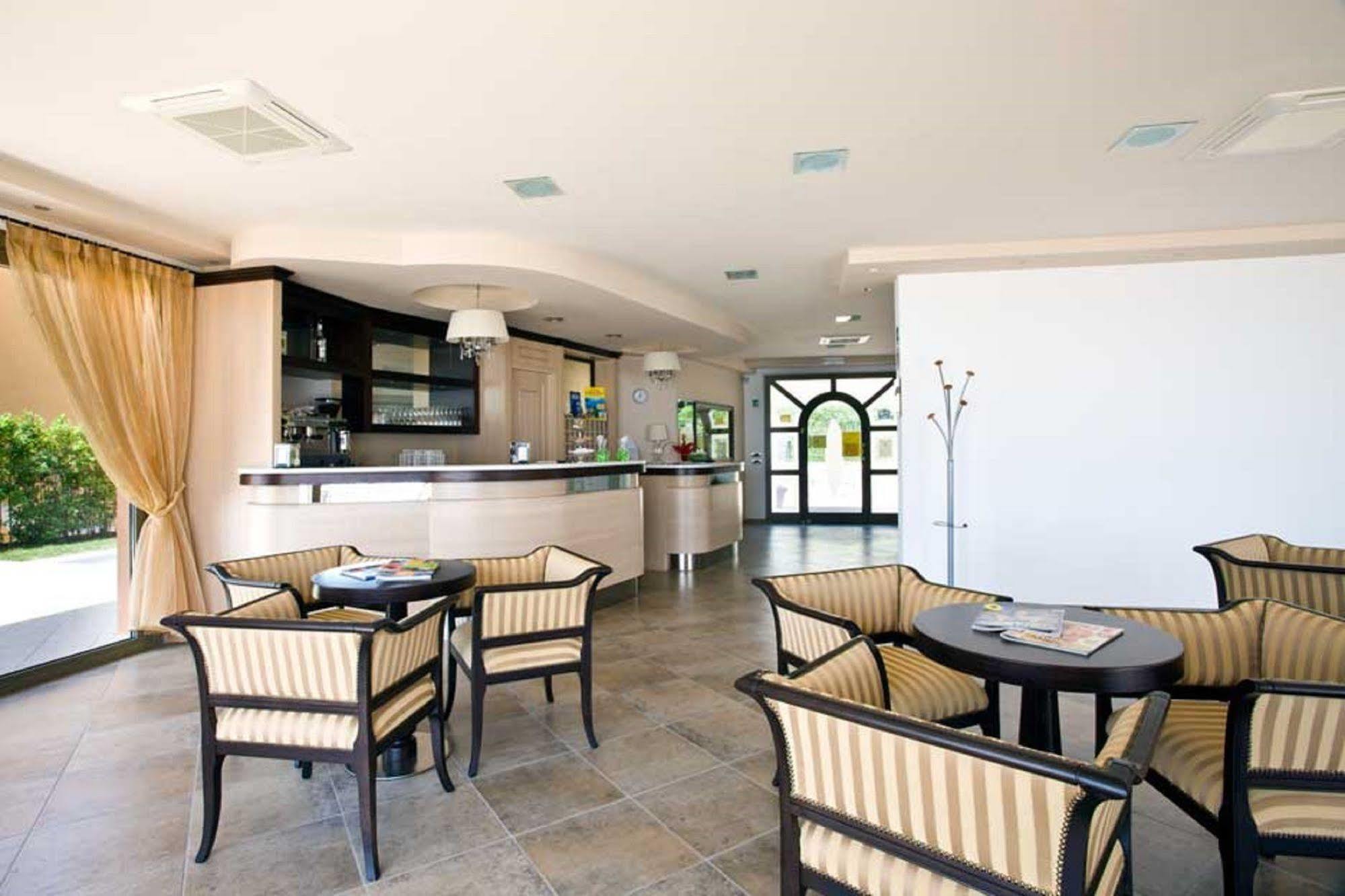 Residence Besass, Gtsgroup 티날레 외부 사진